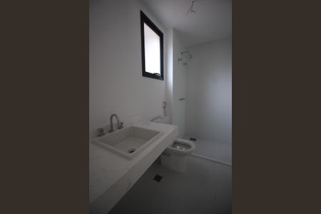 Apartamento à venda com 130m², 2 quartos e 3 vagasBanheiro da Suíte 2