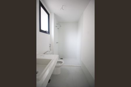 Apartamento à venda com 130m², 2 quartos e 3 vagasBanheiro da Suíte 2