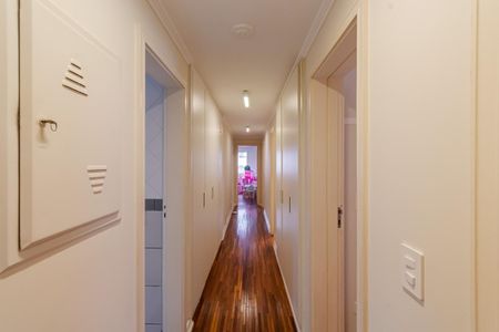 Apartamento para alugar com 189m², 3 quartos e 2 vagas Apartamento para alugar com 189m², 3 quartos e 2 vagasCorredor