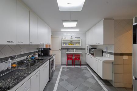 Apartamento para alugar com 189m², 3 quartos e 2 vagas Apartamento para alugar com 189m², 3 quartos e 2 vagasCozinha