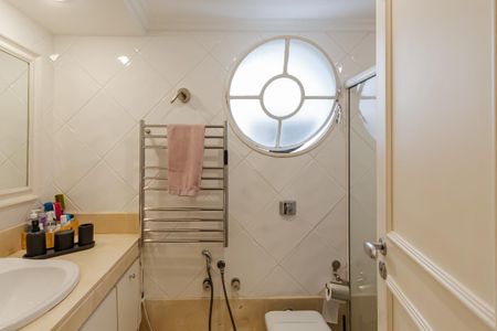 Apartamento para alugar com 189m², 3 quartos e 2 vagas Apartamento para alugar com 189m², 3 quartos e 2 vagasBanheiro da Suíte 1