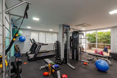 Apartamento para alugar com 189m², 3 quartos e 2 vagas Apartamento para alugar com 189m², 3 quartos e 2 vagasÁrea comum - Academia