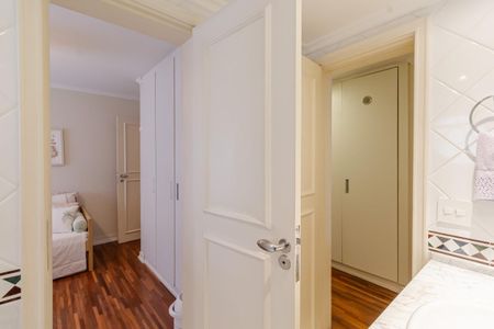 Apartamento para alugar com 189m², 3 quartos e 2 vagas Apartamento para alugar com 189m², 3 quartos e 2 vagasBanheiro da Suíte 2