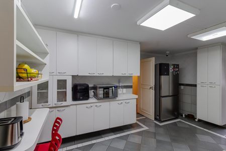 Apartamento para alugar com 189m², 3 quartos e 2 vagas Apartamento para alugar com 189m², 3 quartos e 2 vagasCozinha