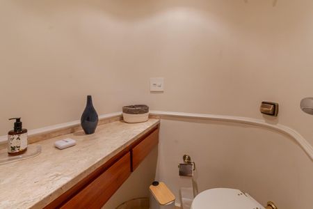 Apartamento para alugar com 189m², 3 quartos e 2 vagas Apartamento para alugar com 189m², 3 quartos e 2 vagasLavabo