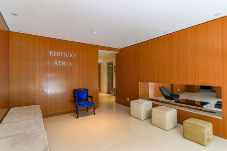 Apartamento à venda com 70m², 2 quartos e 2 vagas Apartamento à venda com 70m², 2 quartos e 2 vagasHall Social