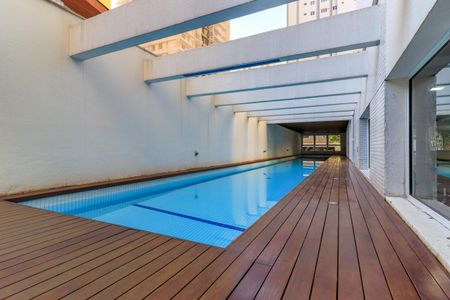 Apartamento à venda com 70m², 2 quartos e 2 vagas Apartamento à venda com 70m², 2 quartos e 2 vagasÁrea comum - Piscina