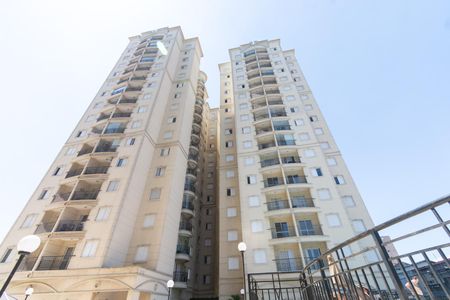 Apartamento à venda com 65m², 3 quartos e 2 vagas Apartamento à venda com 65m², 3 quartos e 2 vagasFachada e portaria