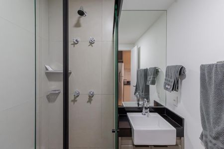 Banheiro de kitnet/studio para alugar com 1 quarto, 25m² em Vila Olímpia, São Paulo
