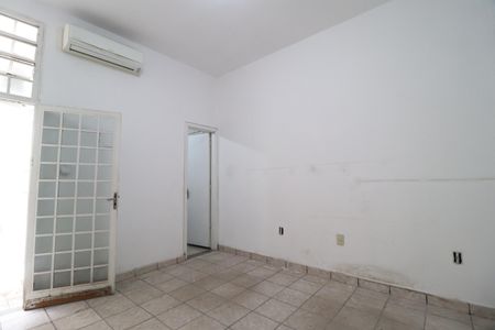 Quarto 1 - Suíte de casa para alugar com 2 quartos, 165m² em Luizote de Freitas, Uberlândia