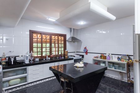 Casa de condomínio à venda com 539m², 6 quartos e 4 vagas Casa de condomínio à venda com 539m², 6 quartos e 4 vagasCozinha