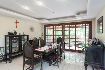 Casa de condomínio à venda com 539m², 6 quartos e 4 vagas Casa de condomínio à venda com 539m², 6 quartos e 4 vagasSala de Jantar