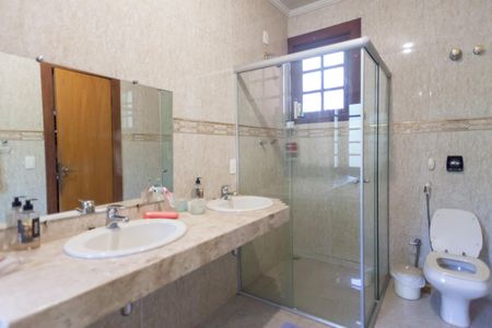 Casa de condomínio à venda com 539m², 6 quartos e 4 vagas Casa de condomínio à venda com 539m², 6 quartos e 4 vagasBanheiro da Suíte 4