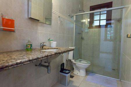 Casa de condomínio à venda com 539m², 6 quartos e 4 vagas Casa de condomínio à venda com 539m², 6 quartos e 4 vagasBanheiro Social 1