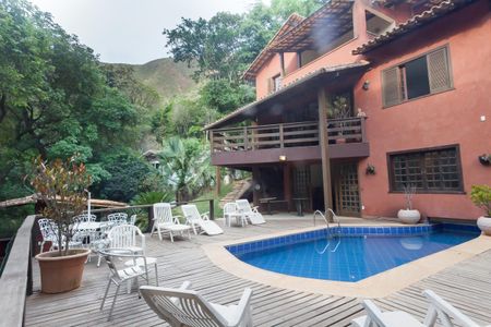 Casa de condomínio à venda com 539m², 6 quartos e 4 vagas Casa de condomínio à venda com 539m², 6 quartos e 4 vagasPiscina