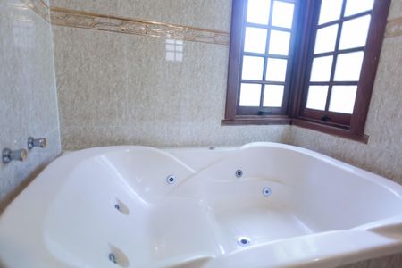 Casa de condomínio à venda com 539m², 6 quartos e 4 vagas Casa de condomínio à venda com 539m², 6 quartos e 4 vagasBanheiro da Suíte 4