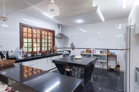 Casa de condomínio à venda com 539m², 6 quartos e 4 vagas Casa de condomínio à venda com 539m², 6 quartos e 4 vagasCozinha