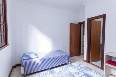 Casa de condomínio à venda com 539m², 6 quartos e 4 vagas Casa de condomínio à venda com 539m², 6 quartos e 4 vagassuite 3