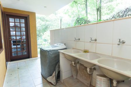 Casa de condomínio à venda com 539m², 6 quartos e 4 vagas Casa de condomínio à venda com 539m², 6 quartos e 4 vagasÁrea de Serviço