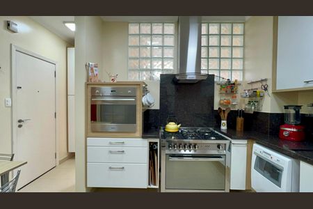 Apartamento à venda com 250m², 4 quartos e 2 vagasCozinha