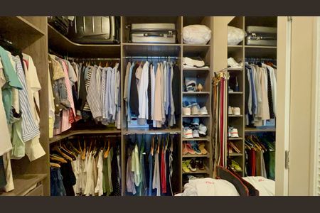 Apartamento à venda com 250m², 4 quartos e 2 vagasCloset da suíte 3