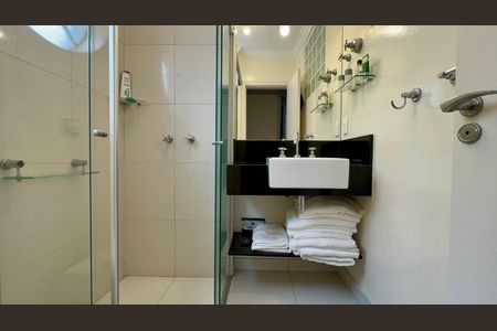 Apartamento à venda com 250m², 4 quartos e 2 vagasBanheiro da Suíte 1