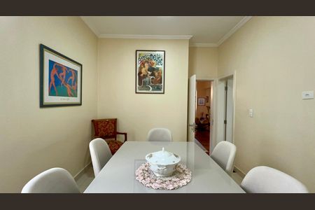 Apartamento à venda com 250m², 4 quartos e 2 vagasCopa