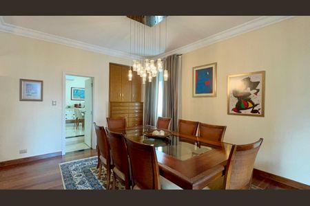 Apartamento à venda com 250m², 4 quartos e 2 vagasSala de Jantar