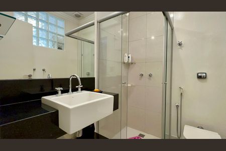 Apartamento à venda com 250m², 4 quartos e 2 vagasBanheiro da Suíte 2