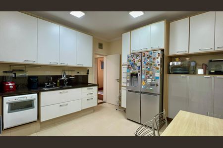 Apartamento à venda com 250m², 4 quartos e 2 vagasCozinha