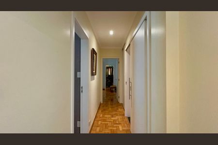 Apartamento à venda com 250m², 4 quartos e 2 vagasCorredor