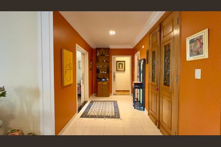 Apartamento à venda com 250m², 4 quartos e 2 vagasHall de entrada