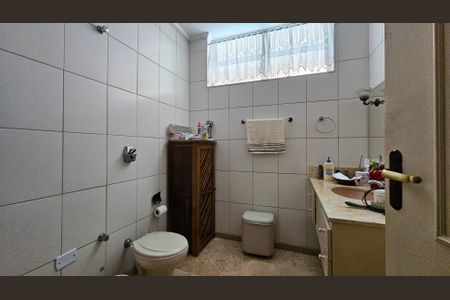 Casa à venda com 450m², 5 quartos e 7 vagas Casa à venda com 450m², 5 quartos e 7 vagasBanheiro 1