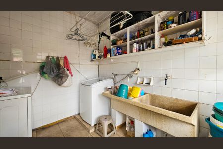 Casa à venda com 450m², 5 quartos e 7 vagas Casa à venda com 450m², 5 quartos e 7 vagasÁrea de Serviço