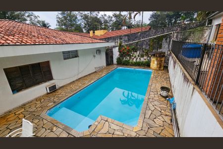Casa à venda com 450m², 5 quartos e 7 vagas Casa à venda com 450m², 5 quartos e 7 vagasPiscina