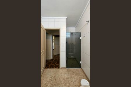 Casa à venda com 450m², 5 quartos e 7 vagas Casa à venda com 450m², 5 quartos e 7 vagasBanheiro 1