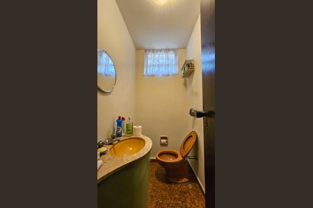 Casa à venda com 450m², 5 quartos e 7 vagas Casa à venda com 450m², 5 quartos e 7 vagasBanheiro 6