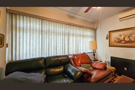 Casa à venda com 450m², 5 quartos e 7 vagas Casa à venda com 450m², 5 quartos e 7 vagasSala