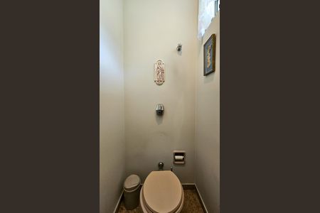 Casa à venda com 450m², 5 quartos e 7 vagas Casa à venda com 450m², 5 quartos e 7 vagasLavabo