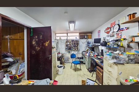 Casa à venda com 450m², 5 quartos e 7 vagas Casa à venda com 450m², 5 quartos e 7 vagasEscritório