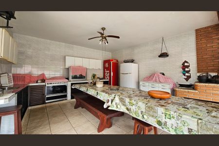 Casa à venda com 450m², 5 quartos e 7 vagas Casa à venda com 450m², 5 quartos e 7 vagasChurrasqueira