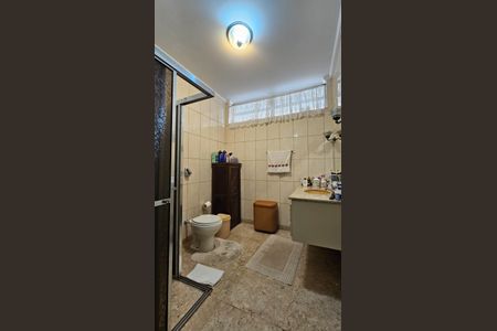 Casa à venda com 450m², 5 quartos e 7 vagas Casa à venda com 450m², 5 quartos e 7 vagasBanheiro 4