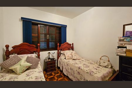 Casa à venda com 450m², 5 quartos e 7 vagas Casa à venda com 450m², 5 quartos e 7 vagasQuarto 3