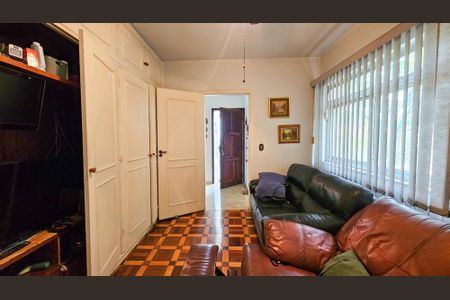 Casa à venda com 450m², 5 quartos e 7 vagas Casa à venda com 450m², 5 quartos e 7 vagasSala