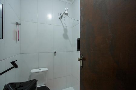 Casa à venda com 226m², 3 quartos e 2 vagas Casa à venda com 226m², 3 quartos e 2 vagasBanheiro