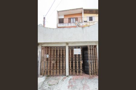 Casa à venda com 226m², 3 quartos e 2 vagas Casa à venda com 226m², 3 quartos e 2 vagasFachada