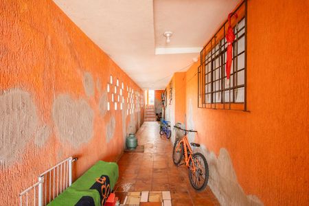 Casa à venda com 226m², 3 quartos e 2 vagas Casa à venda com 226m², 3 quartos e 2 vagasCorredorn