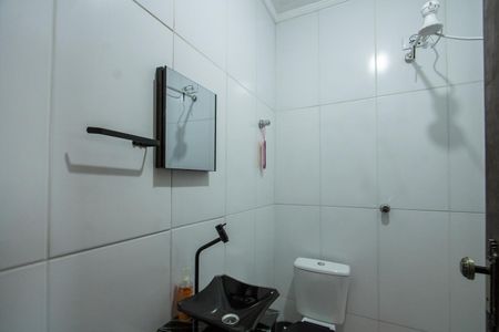 Casa à venda com 226m², 3 quartos e 2 vagas Casa à venda com 226m², 3 quartos e 2 vagasBanheiro