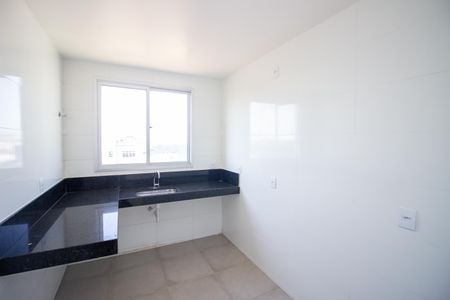 Apartamento à venda com 185m², 3 quartos e 2 vagas Apartamento à venda com 185m², 3 quartos e 2 vagasCozinha e Área de Serviço