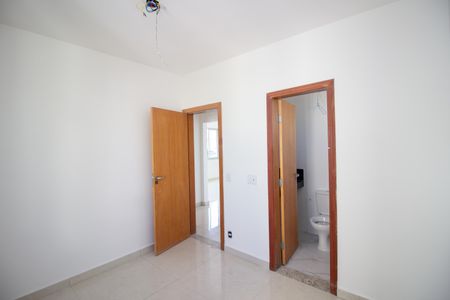 Apartamento à venda com 185m², 3 quartos e 2 vagas Apartamento à venda com 185m², 3 quartos e 2 vagasSuíte